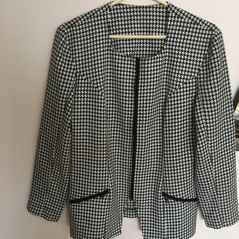 Women’s Houndstooth Blazer